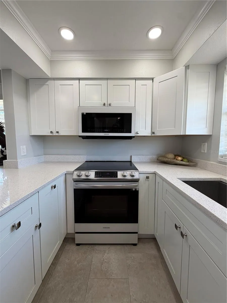 102 46TH AVENUE TERRACE W #403 Bradenton, FL 34207