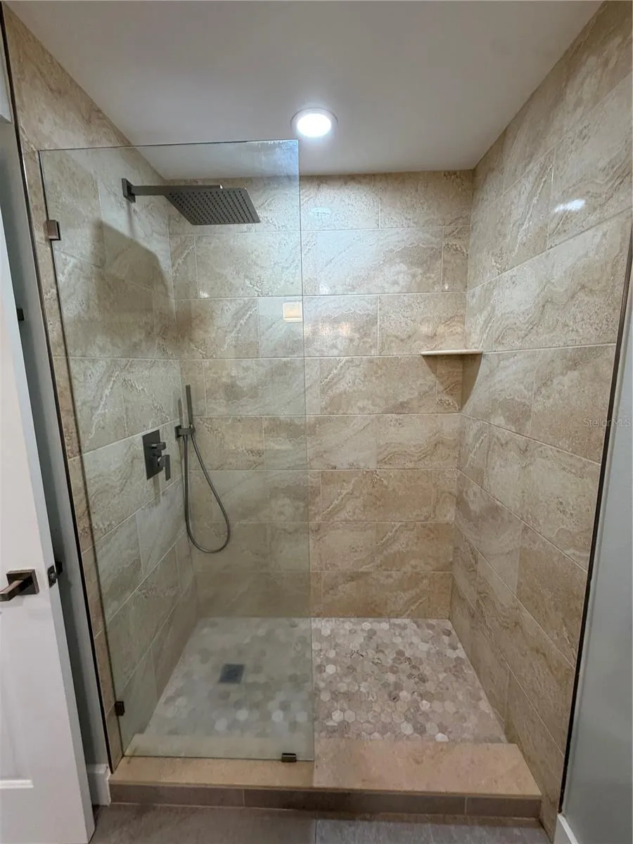 102 46TH AVENUE TERRACE W #403 Bradenton, FL 34207