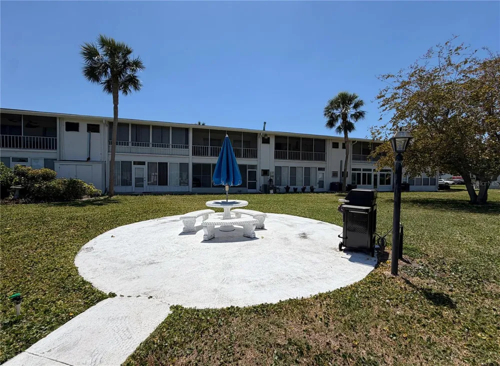 102 46TH AVENUE TERRACE W #403 Bradenton, FL 34207