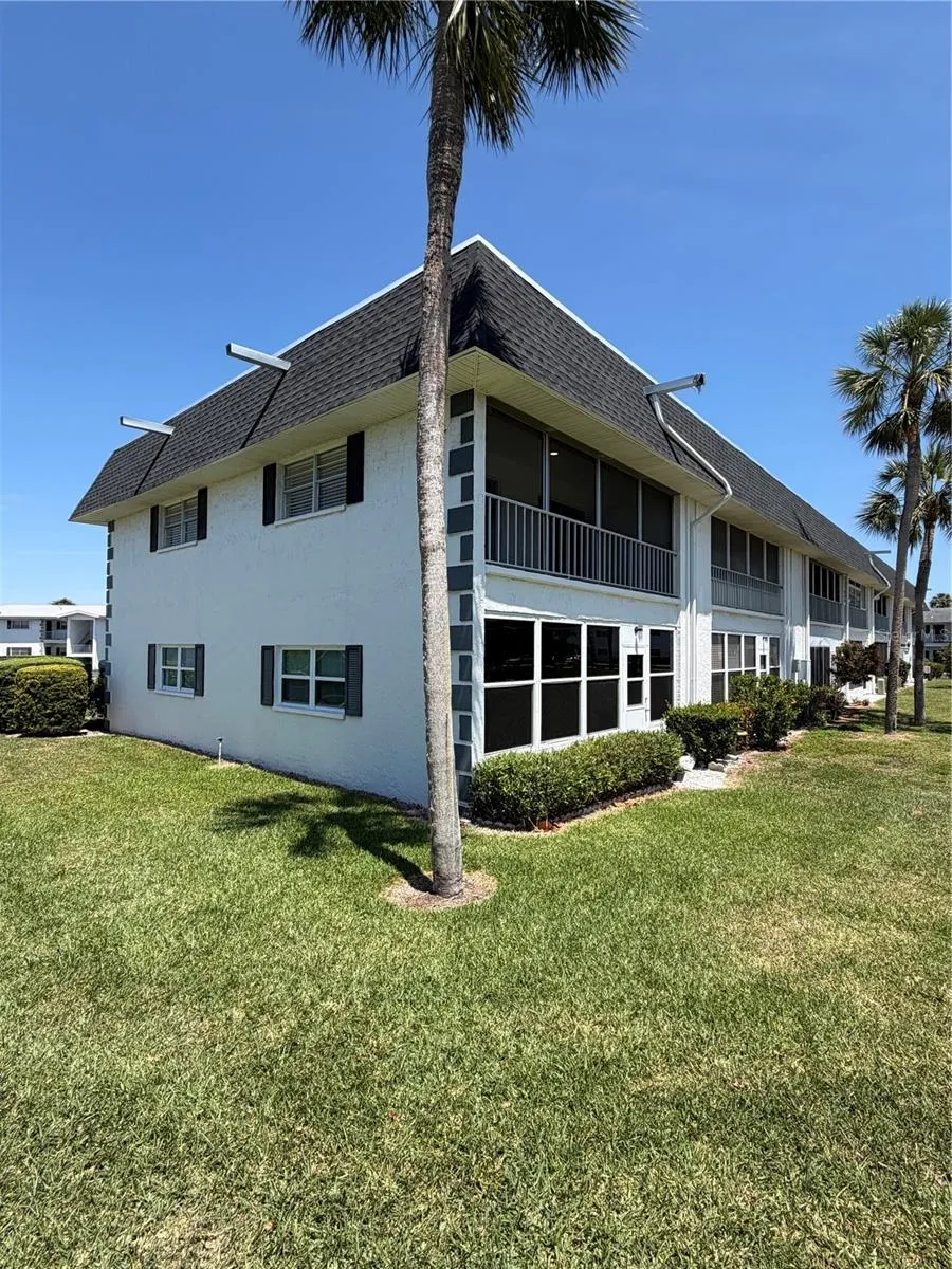 102 46TH AVENUE TERRACE W #403 Bradenton, FL 34207