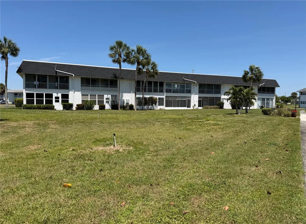 102 46TH AVENUE TERRACE W #403 Bradenton, FL 34207