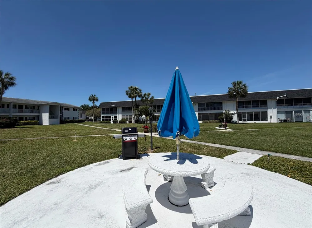 102 46TH AVENUE TERRACE W #403 Bradenton, FL 34207