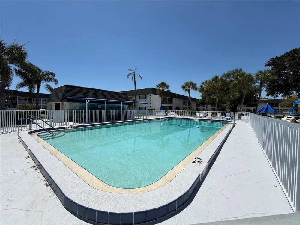 102 46TH AVENUE TERRACE W #403 Bradenton, FL 34207