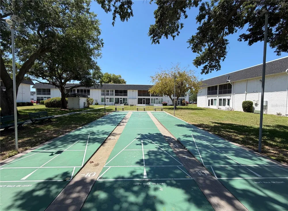 102 46TH AVENUE TERRACE W #403 Bradenton, FL 34207
