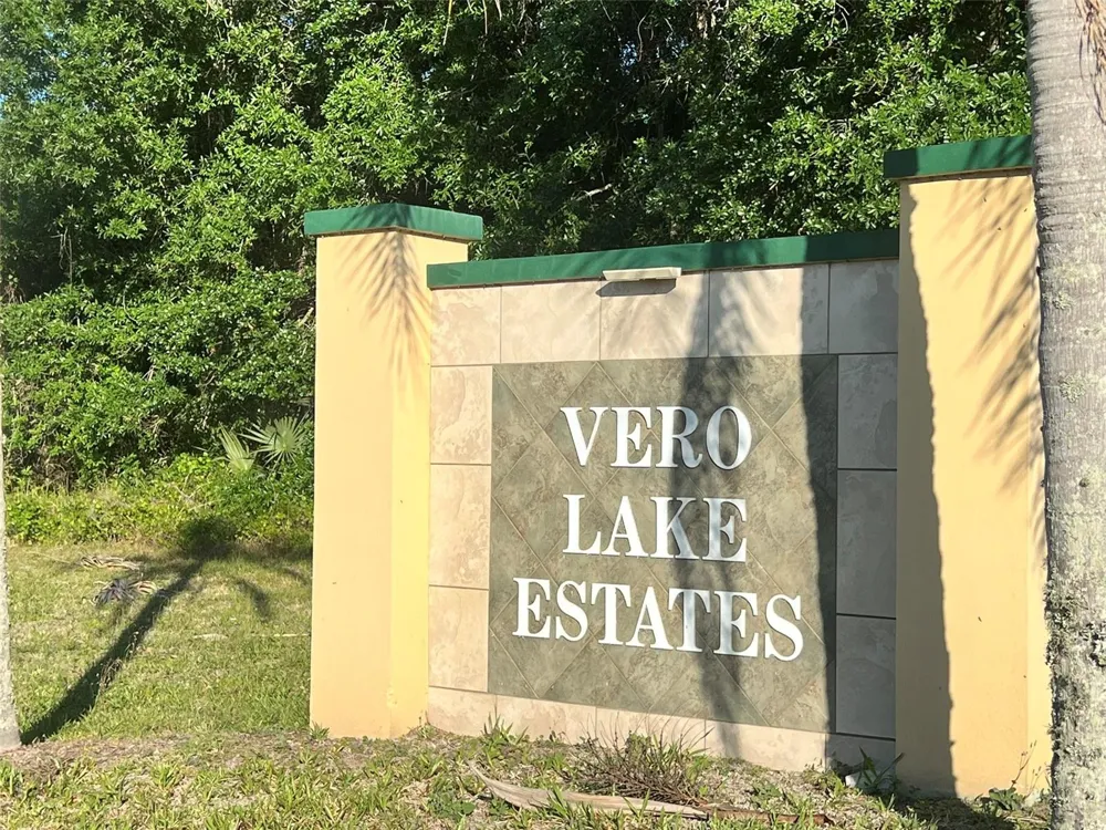 8965 100TH AVENUE Vero Beach, FL 32967