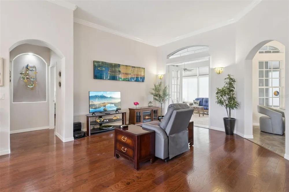 5607 SIR CHURCHILL DRIVE Leesburg, FL 34748