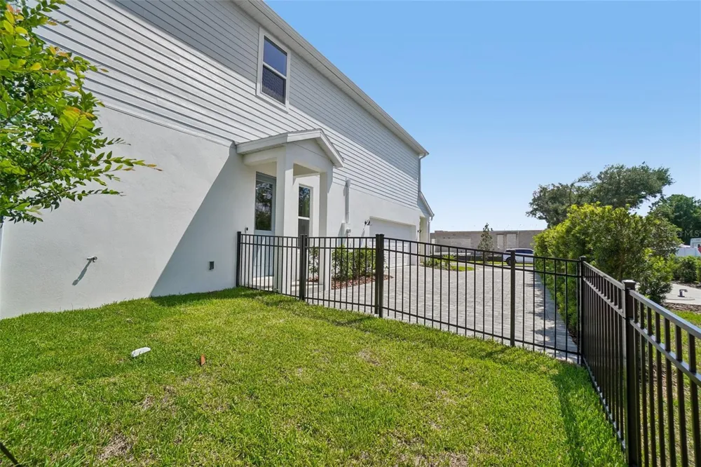 610 SILVER STREAM COURT Brandon, FL 33511
