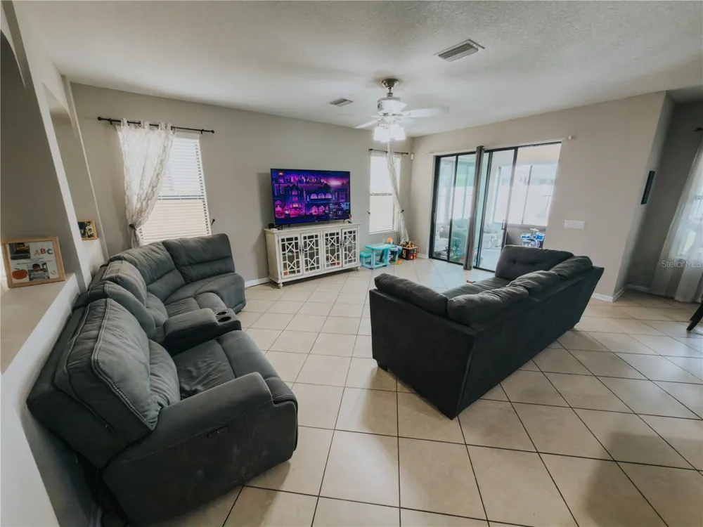 2514 CROSS MORE STREET Valrico, FL 33594