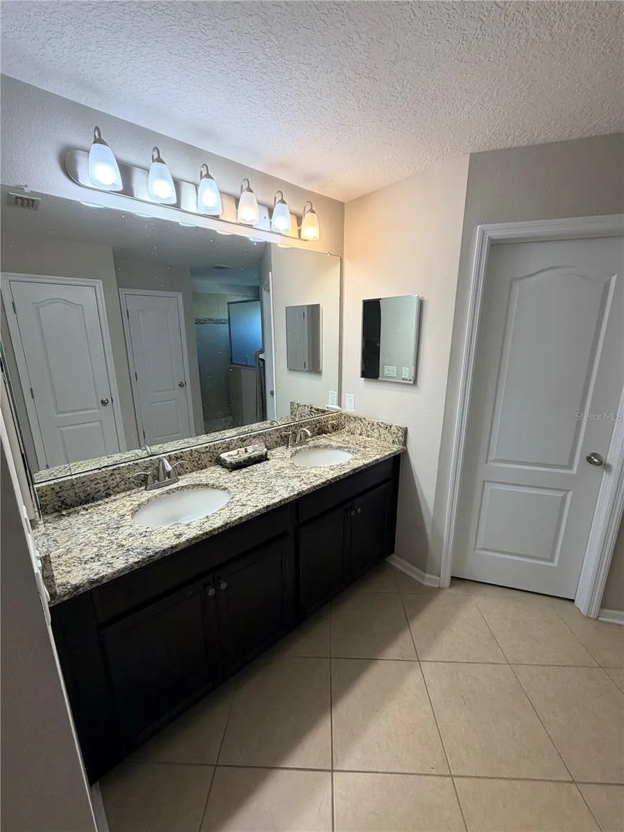 2514 CROSS MORE STREET Valrico, FL 33594