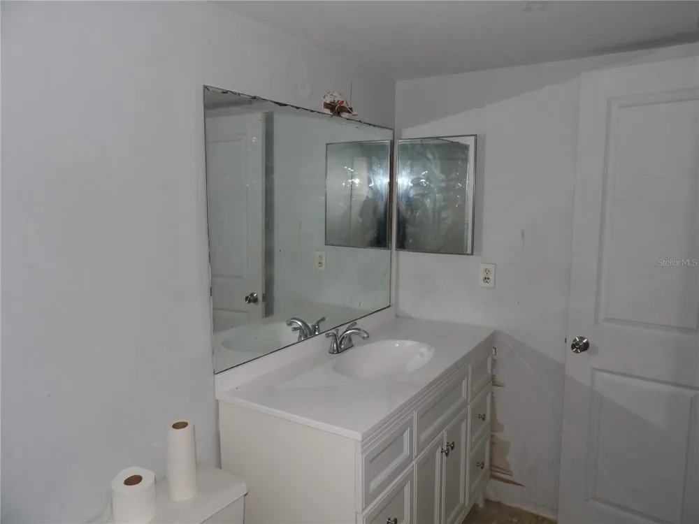 8602 CHAMPLAIN #87 Tampa, FL 33614