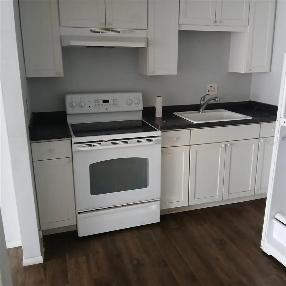 8602 CHAMPLAIN #87 Tampa, FL 33614