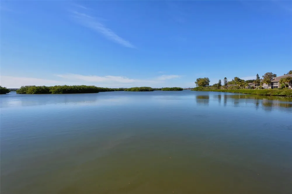 1601 PELICAN POINT DRIVE #HA212 Sarasota, FL 34231