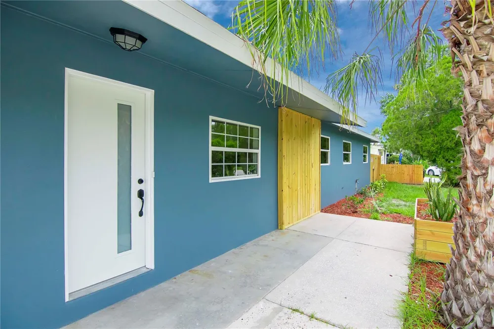 3708 W TYSON AVENUE Tampa, FL 33611