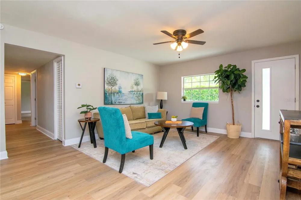 3708 W TYSON AVENUE Tampa, FL 33611