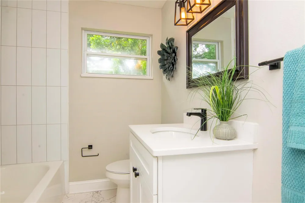 3708 W TYSON AVENUE Tampa, FL 33611
