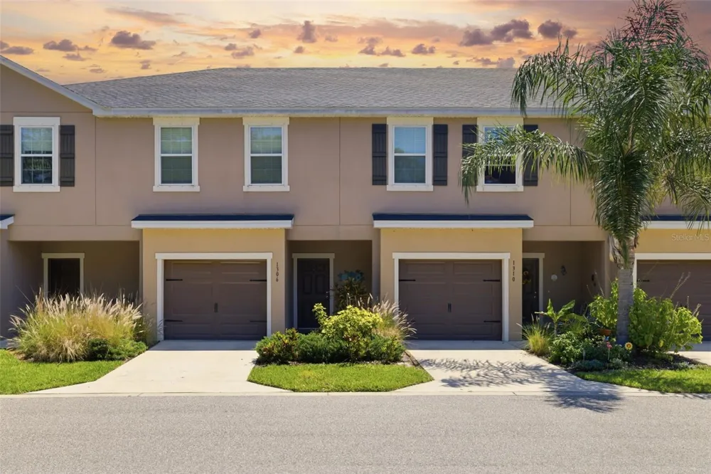 1306 GRANTHAM DRIVE Sarasota, FL 34234