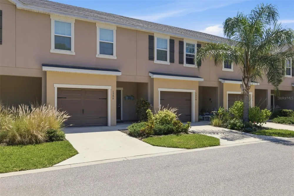 1306 GRANTHAM DRIVE Sarasota, FL 34234