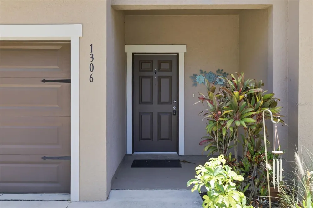1306 GRANTHAM DRIVE Sarasota, FL 34234