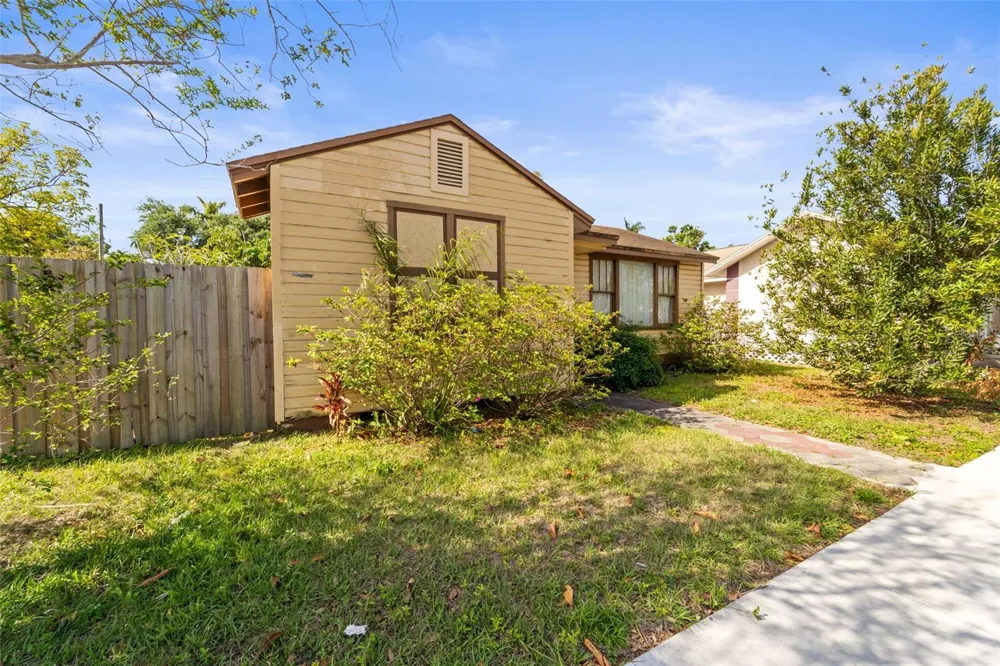 3000 5TH AVENUE St Petersburg, FL 33713