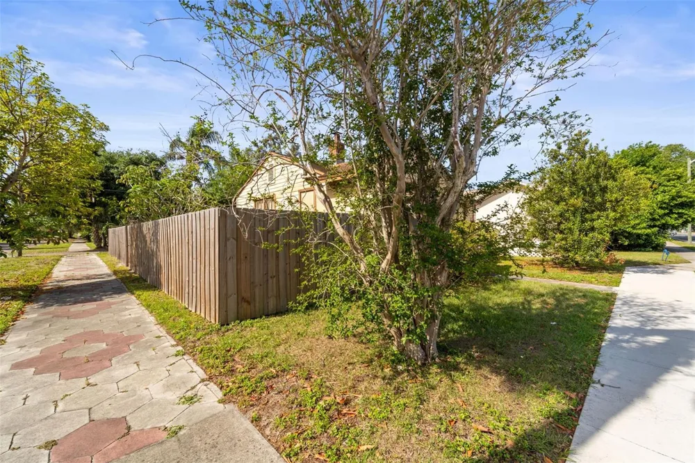 3000 5TH AVENUE St Petersburg, FL 33713