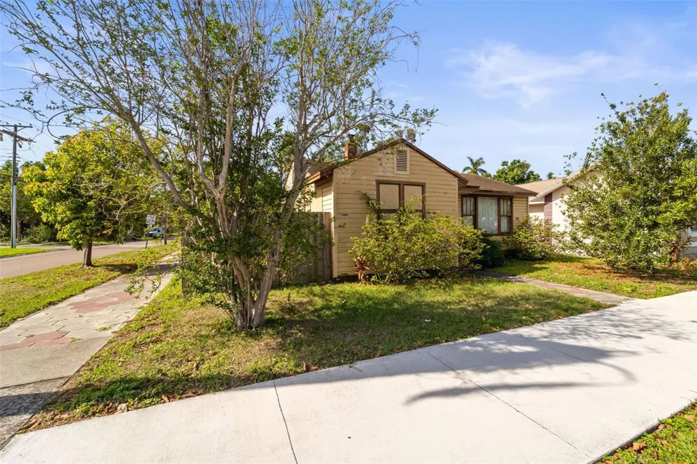 3000 5TH AVENUE St Petersburg, FL 33713