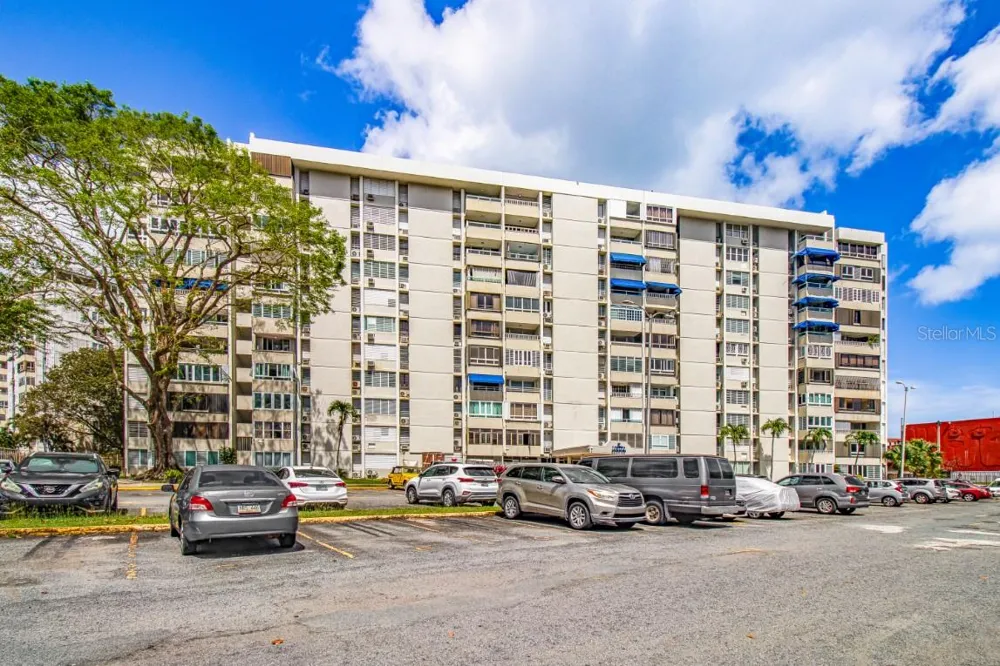 2 COND LAGUNA GARDENS II #9A Carolina, PR 00979