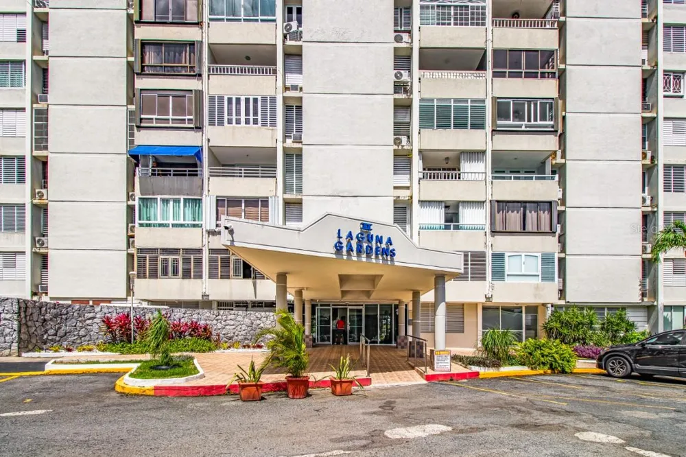 2 COND LAGUNA GARDENS II #9A Carolina, PR 00979