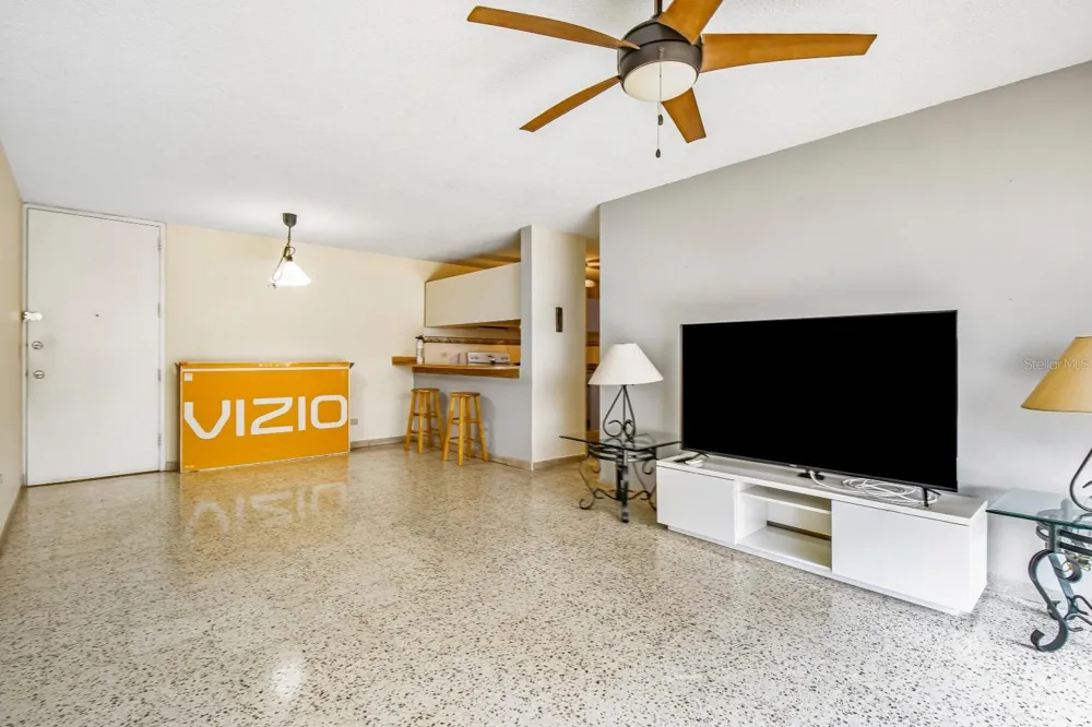 2 COND LAGUNA GARDENS II #9A Carolina, PR 00979
