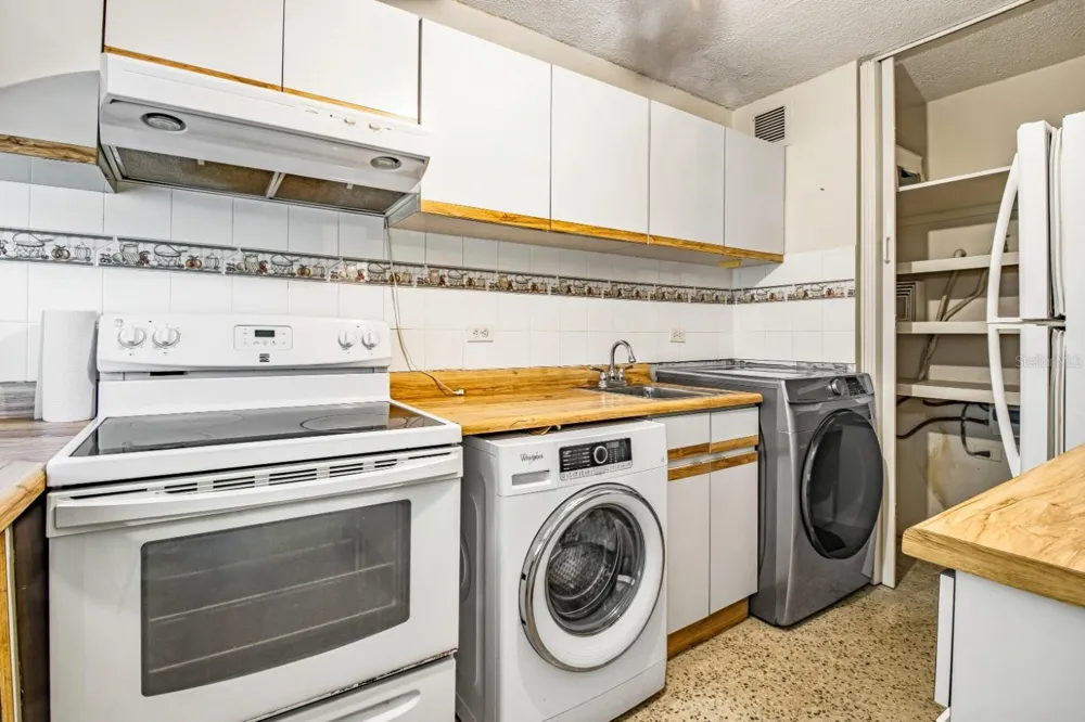2 COND LAGUNA GARDENS II #9A Carolina, PR 00979