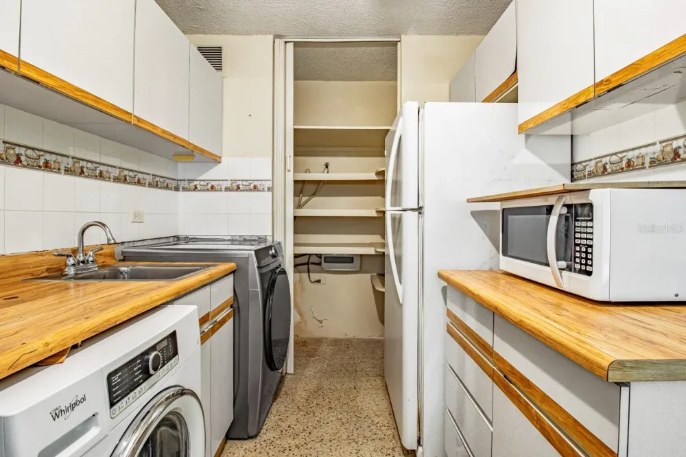 2 COND LAGUNA GARDENS II #9A Carolina, PR 00979