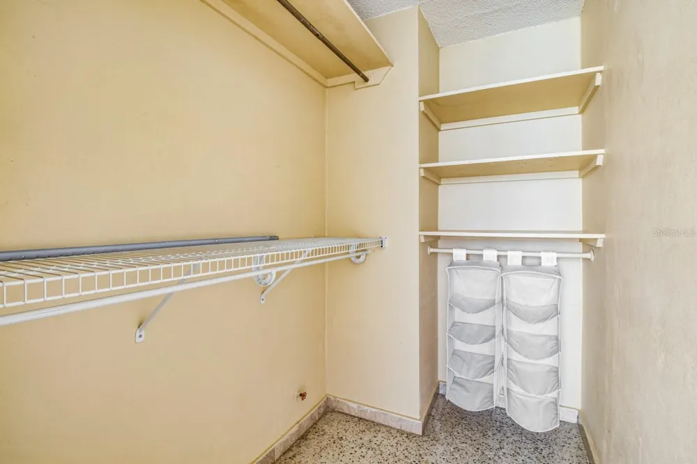 2 COND LAGUNA GARDENS II #9A Carolina, PR 00979