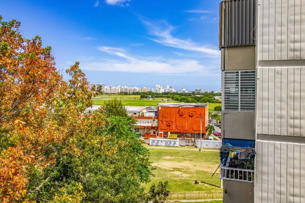 2 COND LAGUNA GARDENS II #9A Carolina, PR 00979