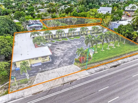 2164 TAMIAMI TRAIL E