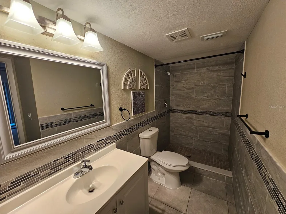 8200 FAIRWAYS CIRCLE #B102 ocala, FL 34472
