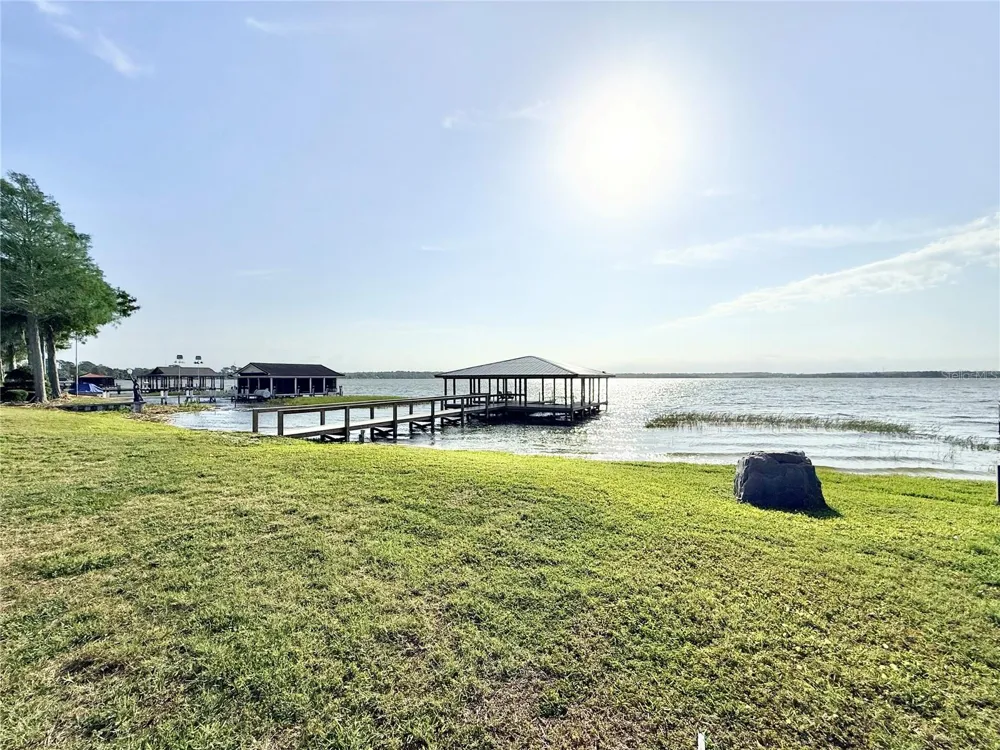 3155 LAKESHORE DRIVE Mount Dora, FL 32757