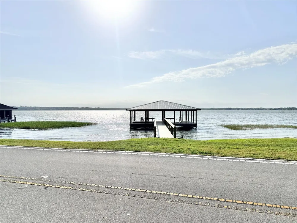 3155 LAKESHORE DRIVE Mount Dora, FL 32757