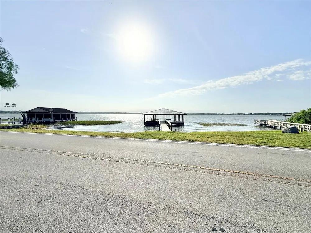 3155 LAKESHORE DRIVE Mount Dora, FL 32757