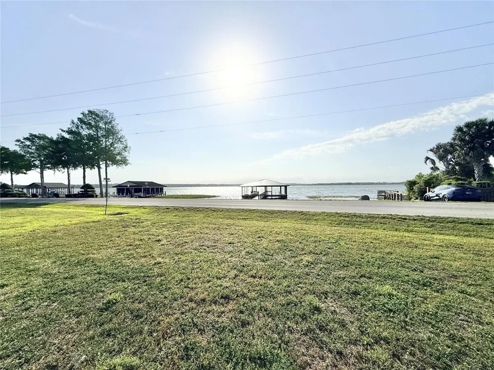3155 LAKESHORE DRIVE Mount Dora, FL 32757