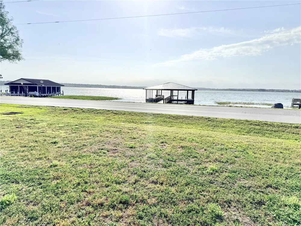 3155 LAKESHORE DRIVE Mount Dora, FL 32757