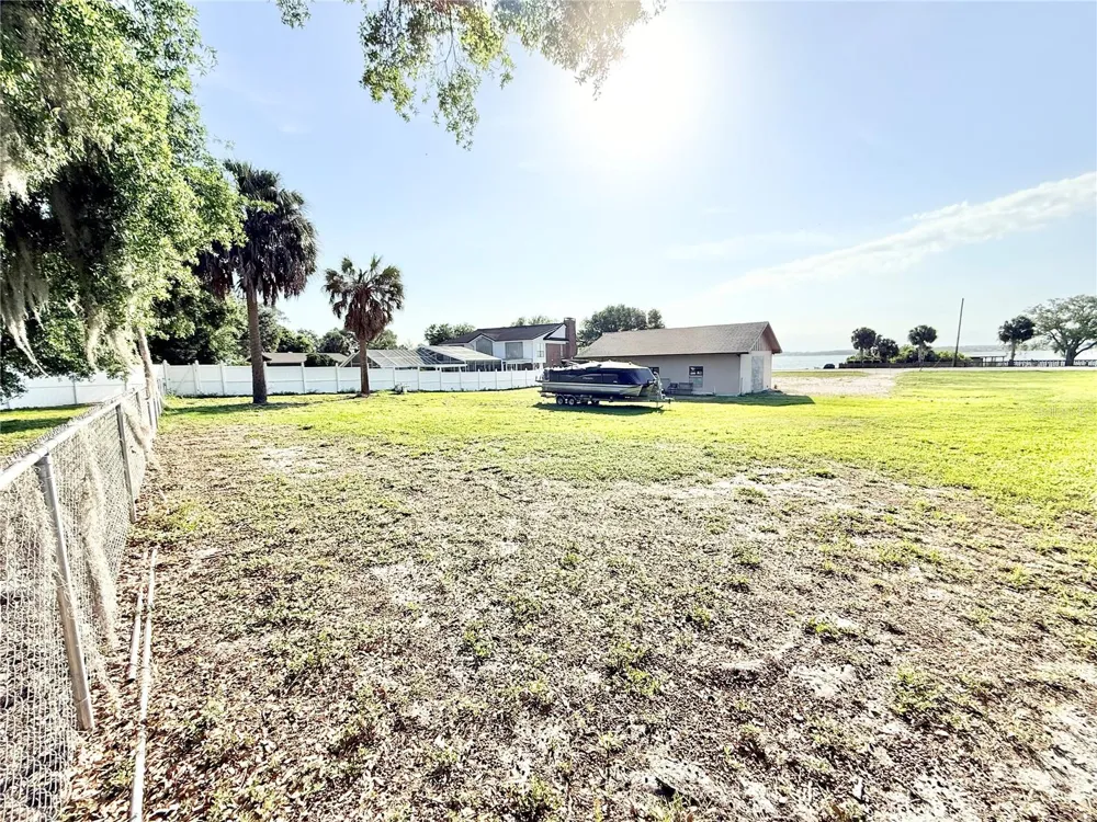 3155 LAKESHORE DRIVE Mount Dora, FL 32757