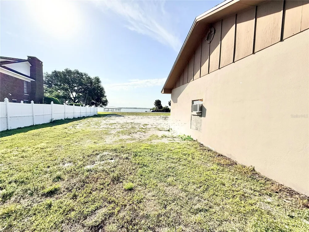 3155 LAKESHORE DRIVE Mount Dora, FL 32757