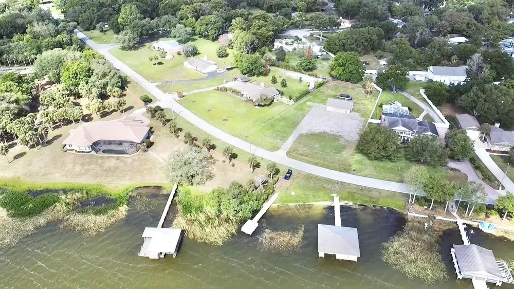 3155 LAKESHORE DRIVE Mount Dora, FL 32757