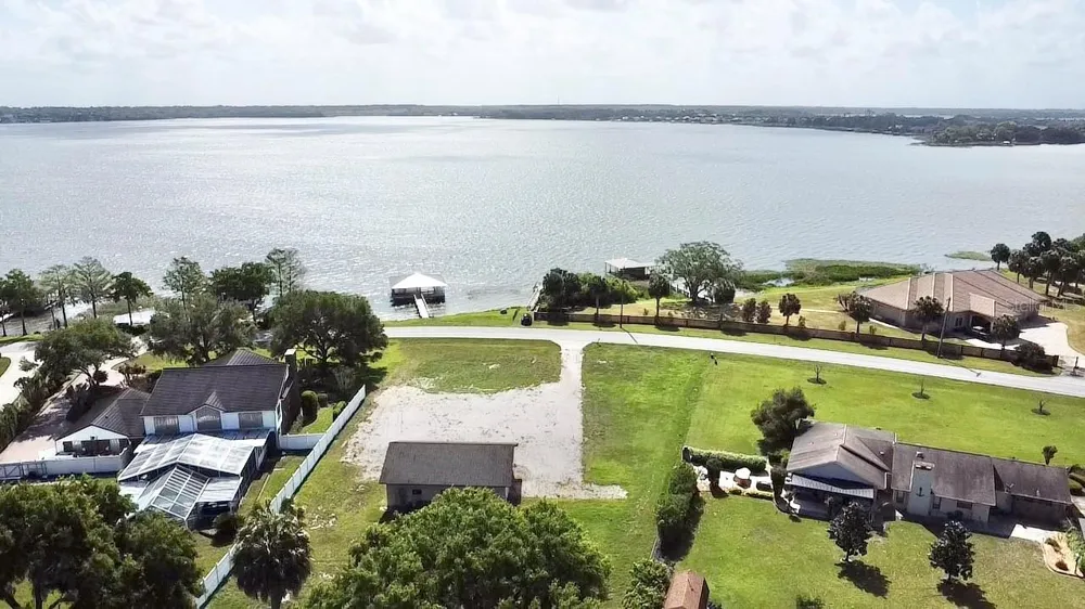 3155 LAKESHORE DRIVE Mount Dora, FL 32757