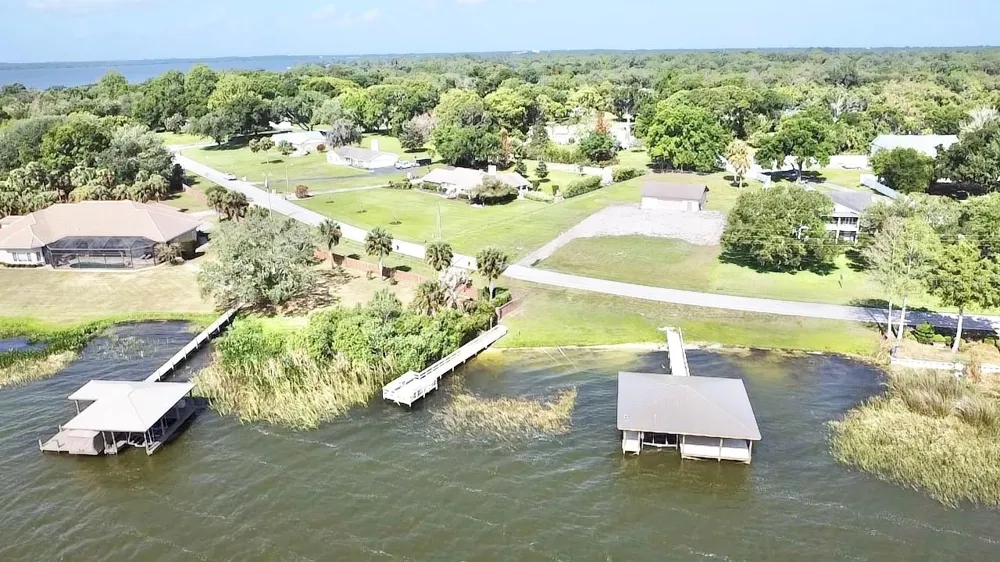 3155 LAKESHORE DRIVE Mount Dora, FL 32757