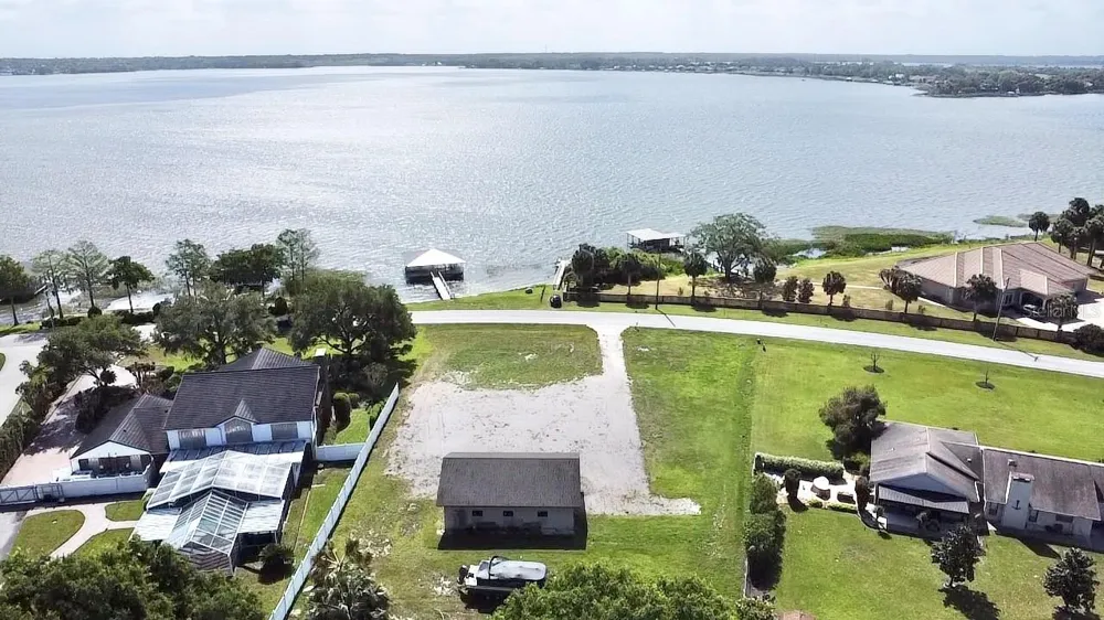 3155 LAKESHORE DRIVE Mount Dora, FL 32757