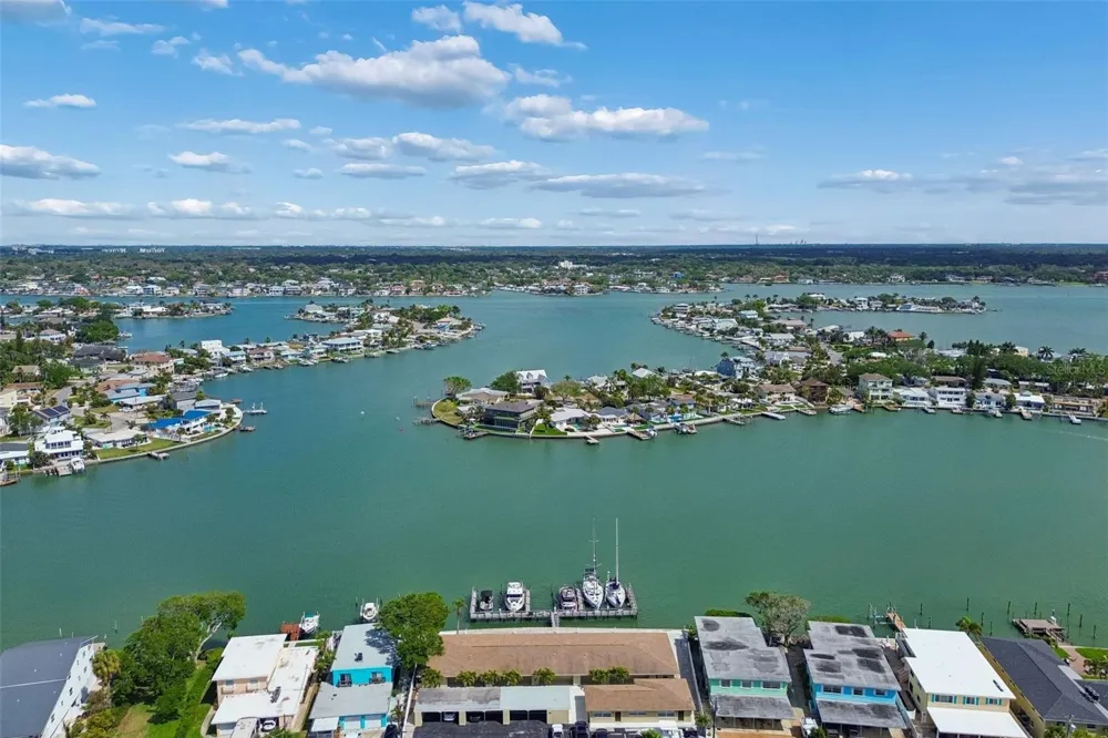 2307 BAY BOULEVARD Indian Rocks Beach, FL 33785