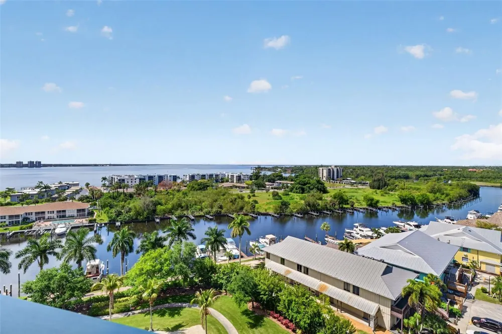 3426 HANCOCK BRIDGE PARKWAY #1008 North Fort Myers, FL 33903