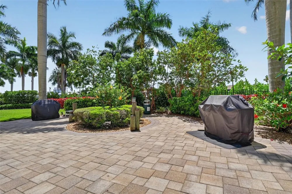 3426 HANCOCK BRIDGE PARKWAY #1008 North Fort Myers, FL 33903