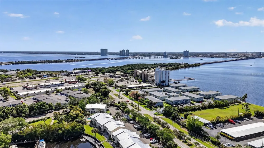 3426 HANCOCK BRIDGE PARKWAY #1008 North Fort Myers, FL 33903