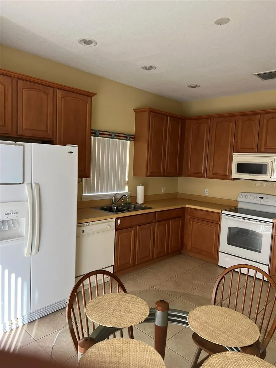 948 HACIENDA CIRCLE Kissimmee, FL 34741
